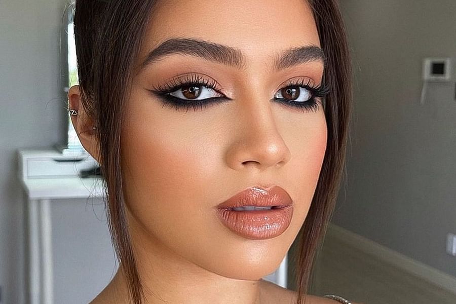 classic cat-eye eyeliner