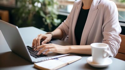 How to Navigate the World of Sponsored Content as a Blogger: Ethical Guidelines and Best Practices